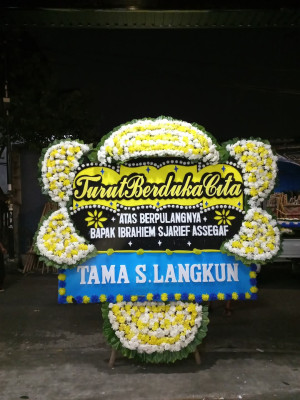 Papan Bunga Duka di Karang Sidemen